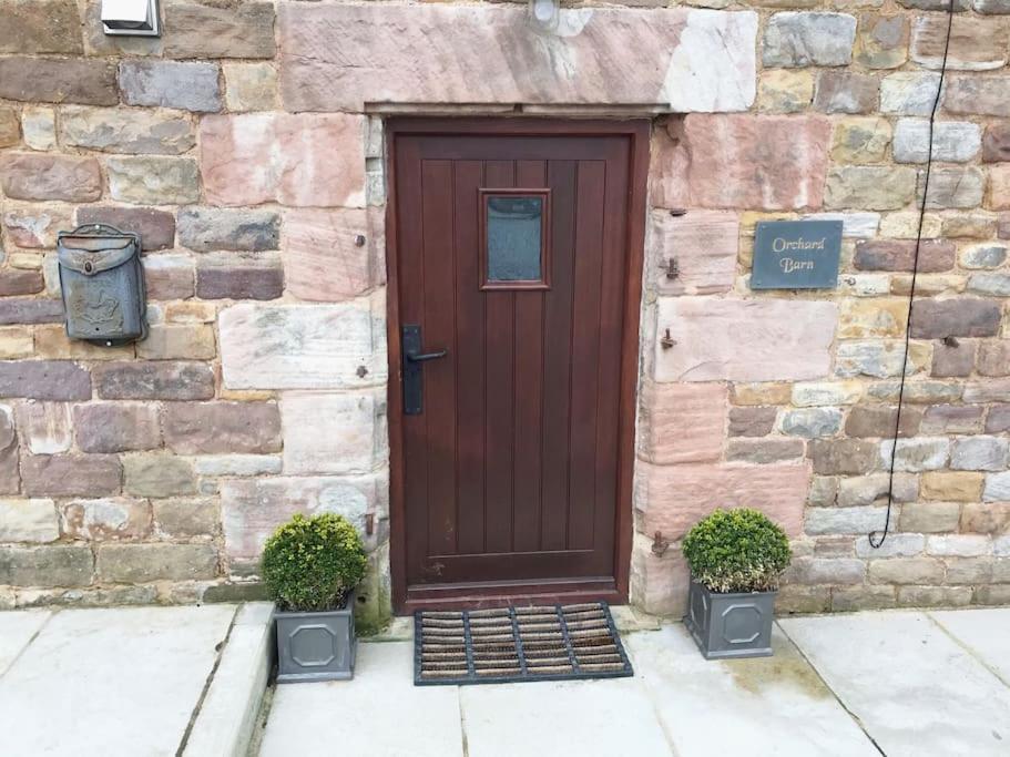 Chic 2 Bed Peak District Cottage Barn Near Alton Towers, Polar Bears, Chatsworth House Leek Eksteriør bilde