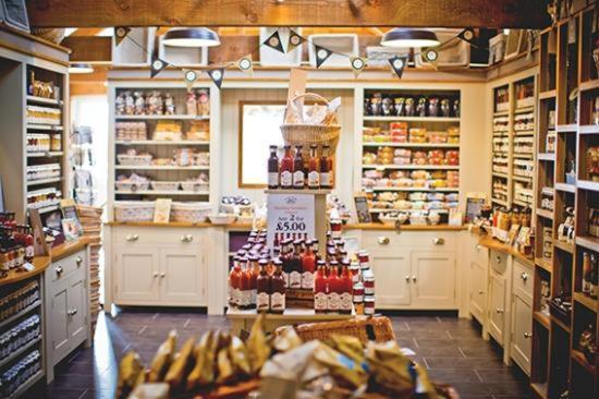 Chic 2 Bed Peak District Cottage Barn Near Alton Towers, Polar Bears, Chatsworth House Leek Eksteriør bilde